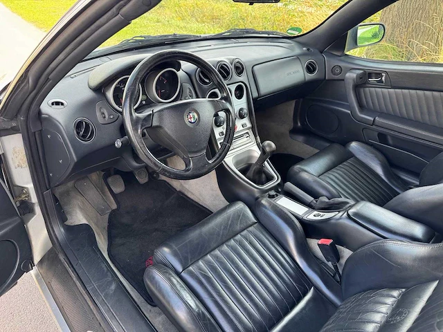 Alfa romeo spider 2.0-16v t.spark lage km stand 09-lsh-8 - afbeelding 5 van  45