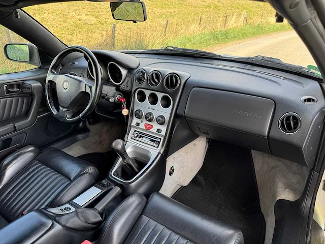 Alfa romeo spider 2.0-16v t.spark lage km stand 09-lsh-8 - afbeelding 10 van  45