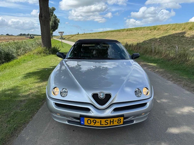 Alfa romeo spider 2.0-16v t.spark lage km stand 09-lsh-8 - afbeelding 14 van  45