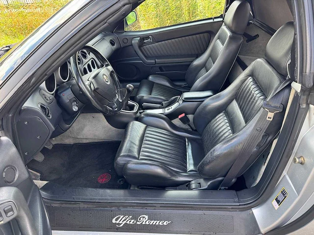 Alfa romeo spider 2.0-16v t.spark lage km stand 09-lsh-8 - afbeelding 16 van  45