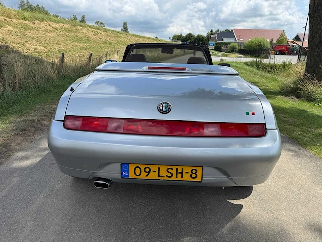 Alfa romeo spider 2.0-16v t.spark lage km stand 09-lsh-8 - afbeelding 19 van  45