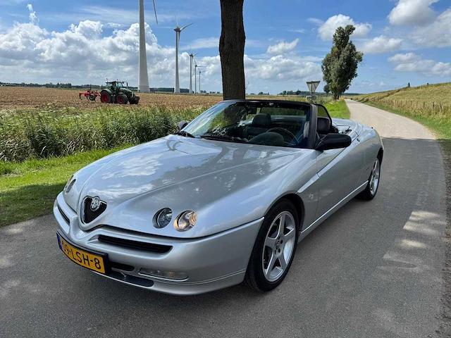 Alfa romeo spider 2.0-16v t.spark lage km stand 09-lsh-8 - afbeelding 12 van  45
