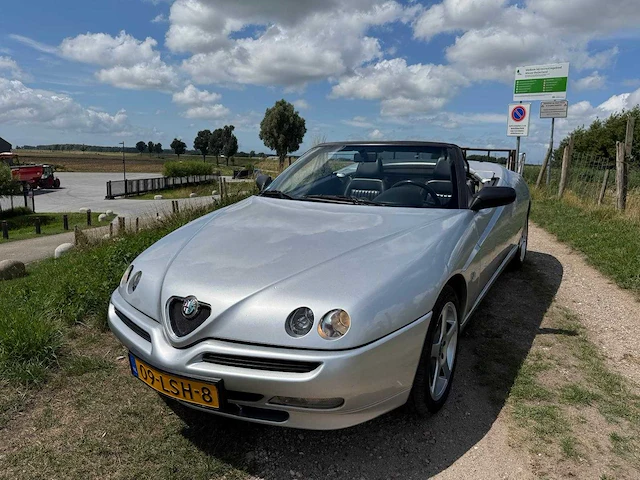 Alfa romeo spider 2.0-16v t.spark lage km stand 09-lsh-8 - afbeelding 25 van  45