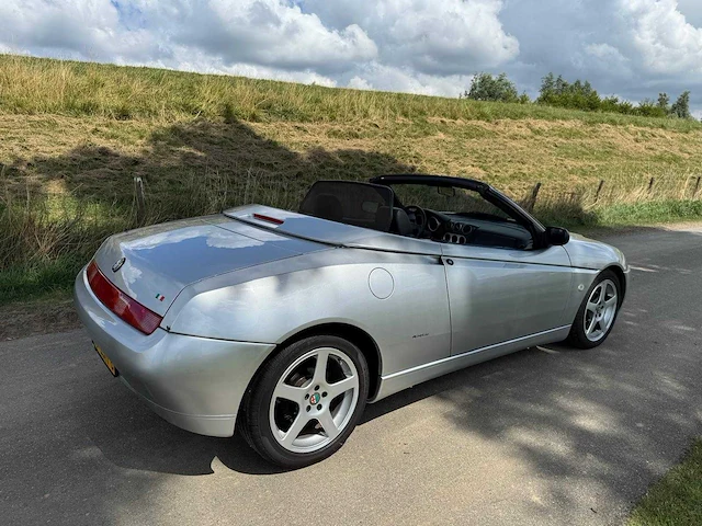 Alfa romeo spider 2.0-16v t.spark lage km stand 09-lsh-8 - afbeelding 26 van  45