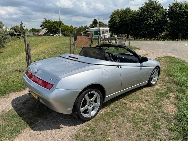 Alfa romeo spider 2.0-16v t.spark lage km stand 09-lsh-8 - afbeelding 29 van  45