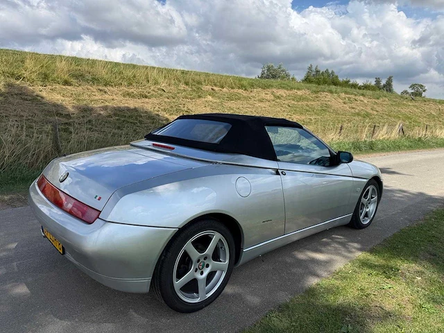 Alfa romeo spider 2.0-16v t.spark lage km stand 09-lsh-8 - afbeelding 45 van  45