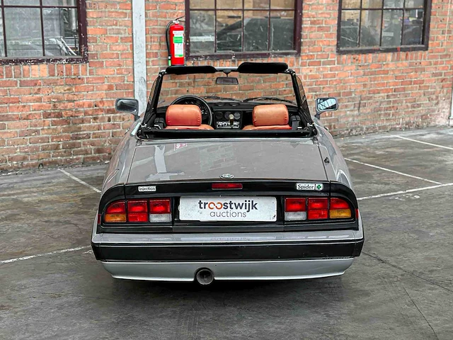 Alfa romeo spider 2.0 1987 - afbeelding 3 van  29