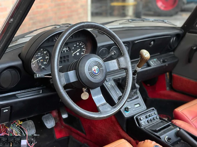 Alfa romeo spider 2.0 1987 - afbeelding 6 van  29