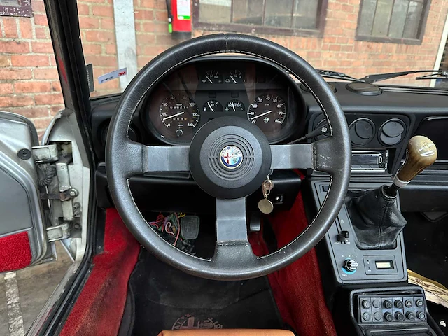 Alfa romeo spider 2.0 1987 - afbeelding 7 van  29