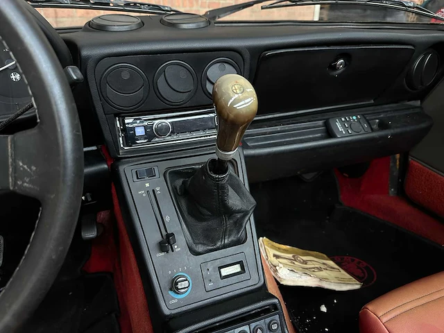 Alfa romeo spider 2.0 1987 - afbeelding 14 van  29