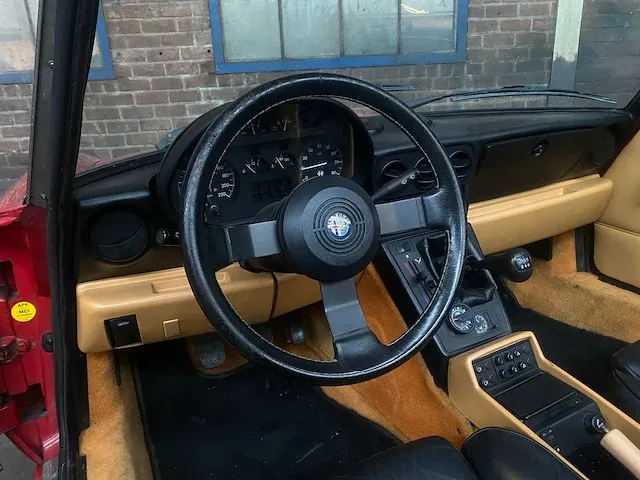 Alfa romeo spider 2.0 1991 117pk -orig. nl-, yz-30-yf -youngtimer- - afbeelding 9 van  32