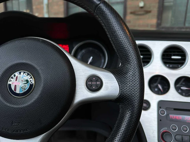 Alfa romeo spider 2.2 jts exclusive 185pk 2008, s-904-zx youngtimer - afbeelding 17 van  40