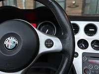 Alfa romeo spider 2.2 jts exclusive 185pk 2008, s-904-zx youngtimer - afbeelding 17 van  40