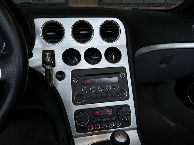 Alfa romeo spider 2.2 jts exclusive 185pk 2008, s-904-zx youngtimer - afbeelding 22 van  40