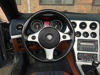 Alfa romeo spider 2.4 jtdm 200pk 2007 - afbeelding 10 van  36
