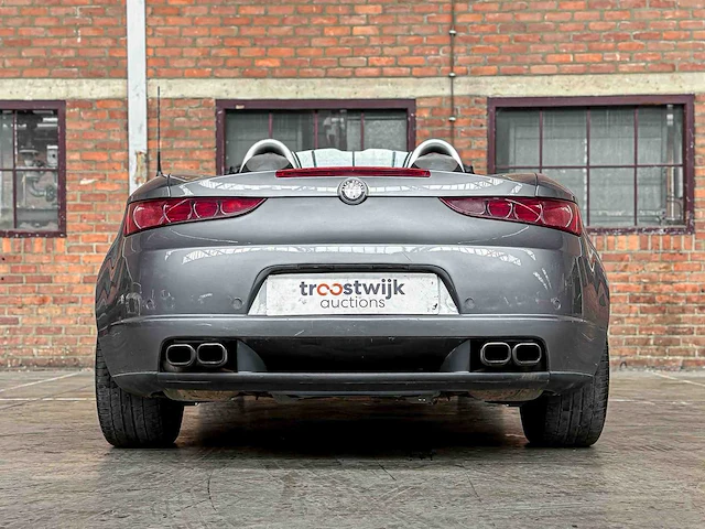 Alfa romeo spider 2.4 jtdm 200pk 2007 - afbeelding 4 van  36