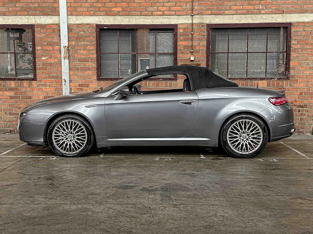 Alfa romeo spider 2.4 jtdm 200pk 2007 - afbeelding 8 van  36