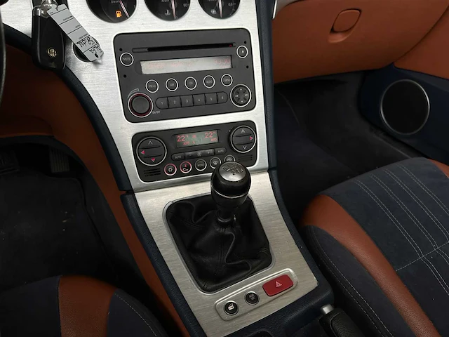 Alfa romeo spider 2.4 jtdm 200pk 2007 - afbeelding 19 van  36