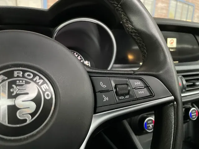 Alfa romeo stelvio 2.0 t awd super 200pk 2018 -orig nl-, sr-834-l - afbeelding 28 van  71