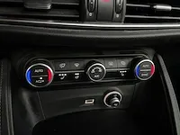 Alfa romeo stelvio 2.0 t awd super 200pk 2018 -orig nl-, sr-834-l - afbeelding 41 van  71