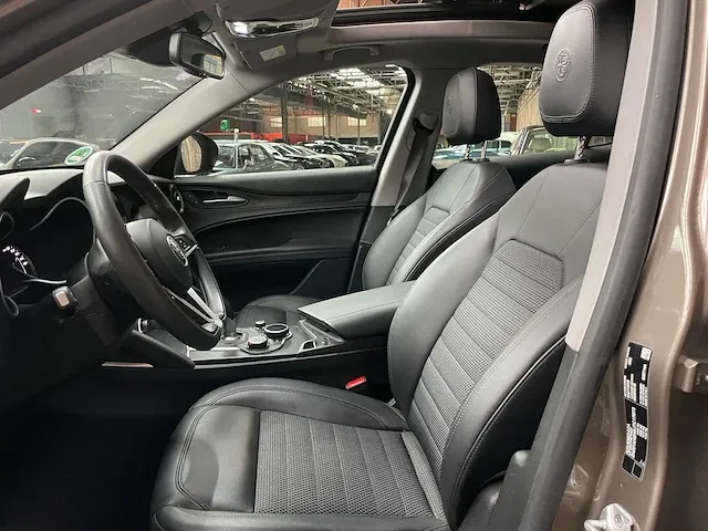Alfa romeo stelvio 2.0 t awd super 200pk 2018 -orig nl-, sr-834-l - afbeelding 52 van  71
