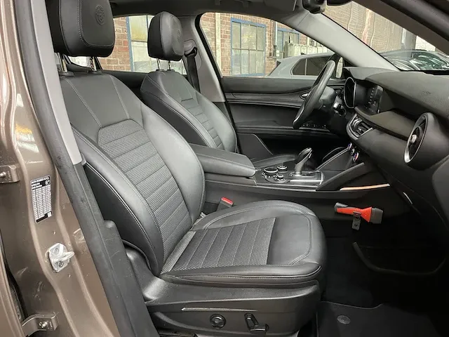 Alfa romeo stelvio 2.0 t awd super 200pk 2018 -orig nl-, sr-834-l - afbeelding 58 van  71
