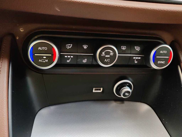 Alfa romeo stelvio 2.0 t awd super automaat; rn-995-g - afbeelding 10 van  22