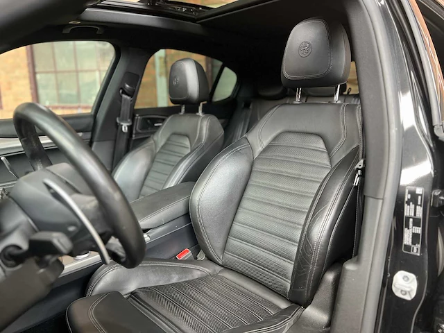 Alfa romeo stelvio 2.2 jtd awd veloce 209pk 2020, j-329-xh - afbeelding 32 van  51