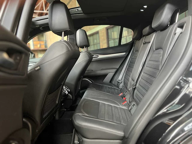 Alfa romeo stelvio 2.2 jtd awd veloce 209pk 2020, j-329-xh - afbeelding 33 van  51