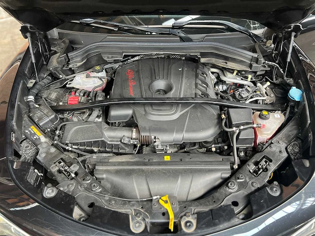 Alfa romeo stelvio 2.2 jtd awd veloce 209pk 2020, j-329-xh - afbeelding 38 van  51