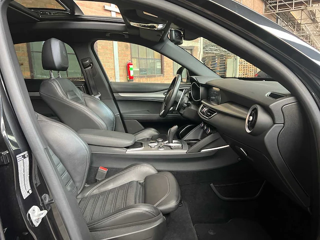 Alfa romeo stelvio 2.2 jtd awd veloce 209pk 2020, j-329-xh - afbeelding 41 van  51