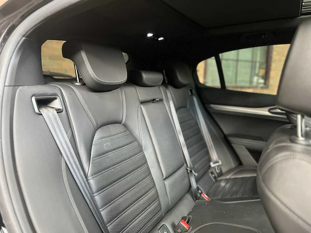 Alfa romeo stelvio 2.2 jtd awd veloce 209pk 2020, j-329-xh - afbeelding 44 van  51