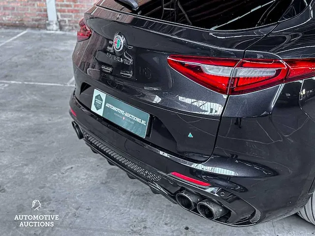 Alfa romeo stelvio quadrifoglio 2.9 v6 -ferrari engine- awd 510pk 2018, l-684-lg - afbeelding 13 van  61