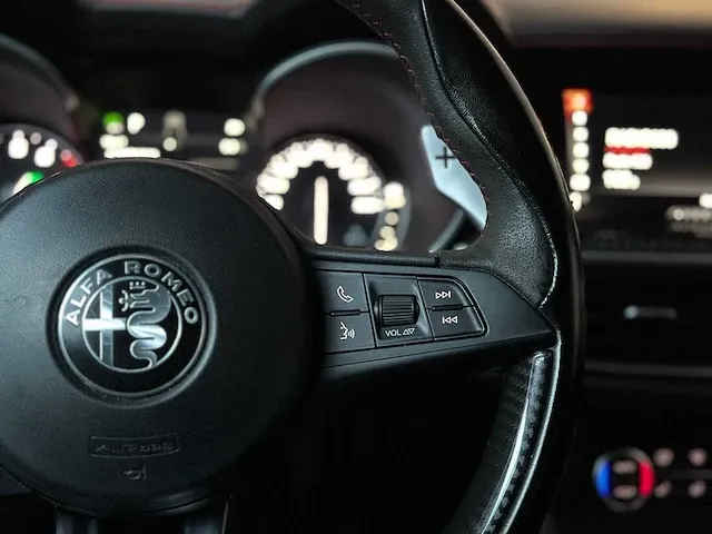 Alfa romeo stelvio quadrifoglio 2.9 v6 -ferrari engine- awd 510pk 2018, l-684-lg - afbeelding 29 van  61