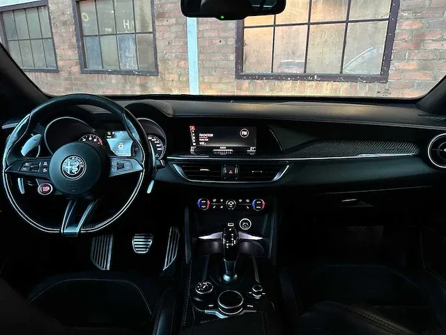 Alfa romeo stelvio quadrifoglio 2.9 v6 -ferrari engine- awd 510pk 2018, l-684-lg - afbeelding 30 van  61