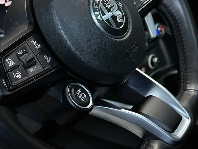 Alfa romeo stelvio veloce 2.0t awd 280pk 2020, s-517-sk - afbeelding 28 van  73
