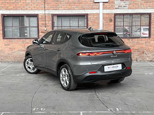 Alfa romeo tonale 1.5t hybrid sprint automaat 130pk 2022 (first-owner) - afbeelding 11 van  54