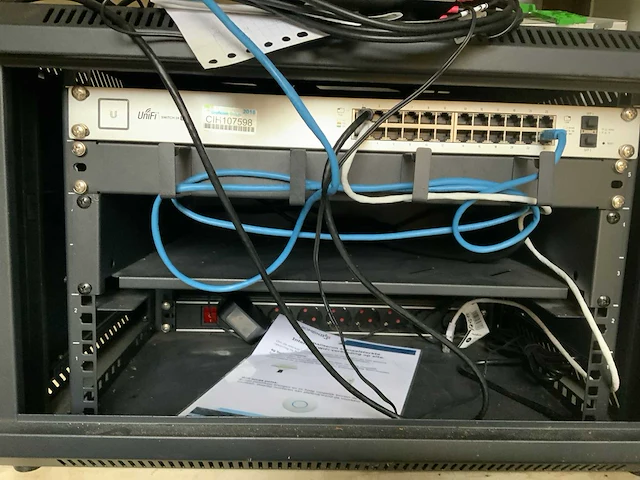 Alfaco patchkast met pc switch en router - afbeelding 4 van  7