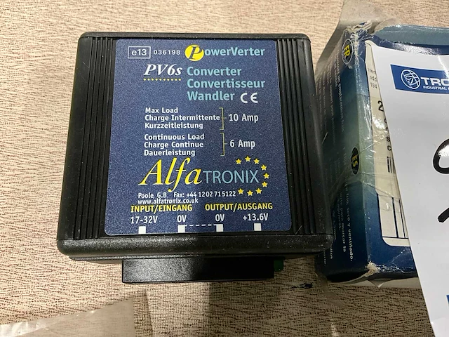 Alfatronics pv6s omvormer - afbeelding 1 van  2