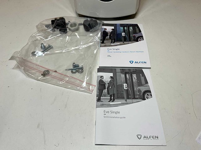 Alfen eve single pro-line laadpaal 7.4 kw - afbeelding 3 van  6