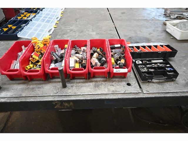 Alfra / rix tools / starrett partij (kern) boren en draadsnij gereedschap - afbeelding 1 van  9