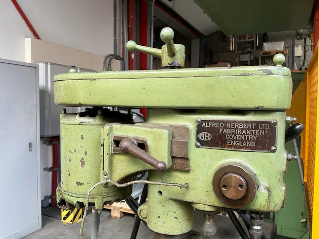 Alfred herbert hoog toerental kolomboor - afbeelding 14 van  15