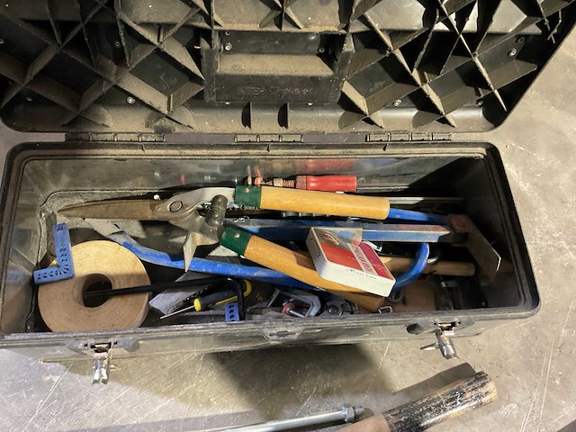 Algemeen handgereedschap: zagen, lijmklemmen, poetsmachine - afbeelding 3 van  9