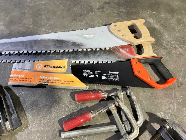 Algemeen handgereedschap: zagen, lijmklemmen, poetsmachine - afbeelding 7 van  9