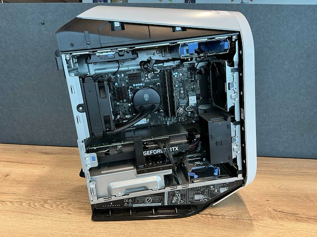 Alienware - aurora r13 - desktop - afbeelding 8 van  10