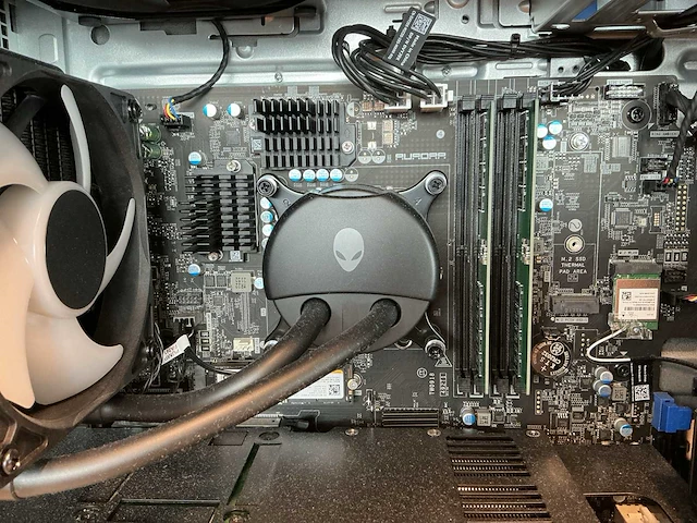 Alienware - aurora r13 - desktop - afbeelding 9 van  10
