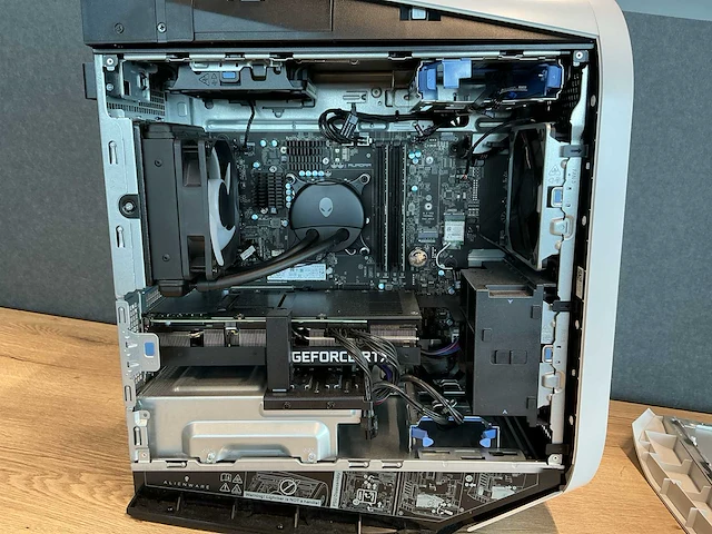 Alienware - aurora r13 - desktop - afbeelding 8 van  10