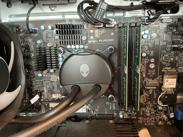 Alienware - aurora r13 - desktop - afbeelding 9 van  10