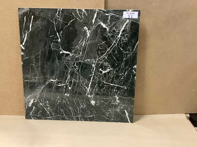 Alkazar karbon gepolijst 60x60 cm tegel 54 m² - afbeelding 3 van  3