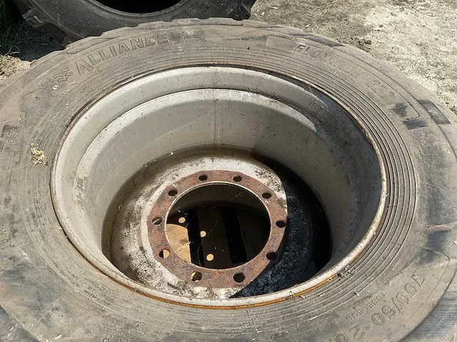 Alliance flotation 328 landbouw band met velg - afbeelding 3 van  4
